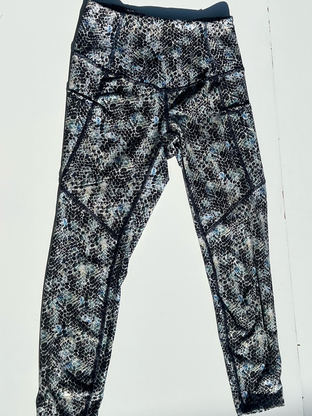 Kids Active Snake-Print Leggings in Black and Gray